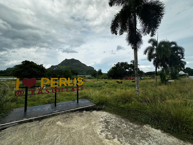 I Love Perlis at Tasoh Lake sign